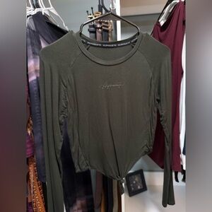 BUNDLE: alphalete 2 Long Sleeve front tie Crop top workout shirts sz Small